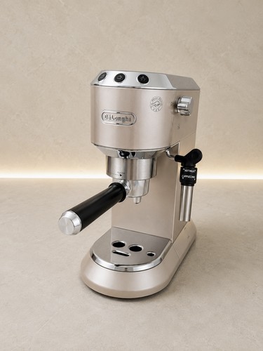 Delonghi dedica machine - -, a